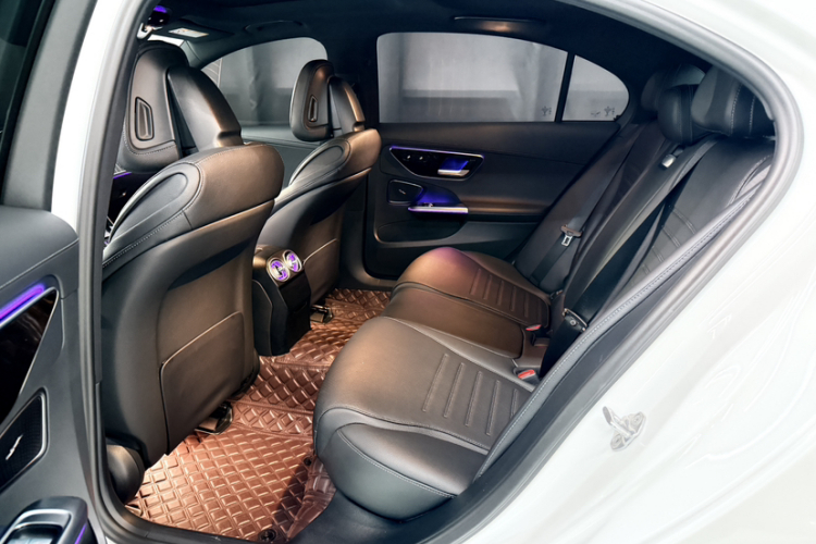 奔驰C级 2022款 改款 C 260 L 运动版中控内饰7004