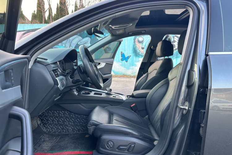 奥迪A4L 2020款 40 TFSI 豪华动感型中控内饰7002