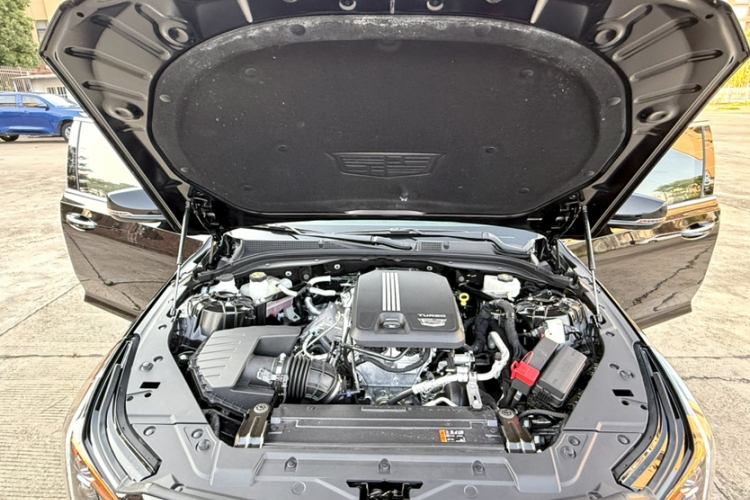 凯迪拉克CT5 2024款 28T 豪华型Pro中控内饰7001