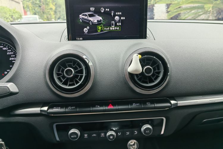 奥迪A3 2019款 Limousine 35 TFSI 运动型 国VI中控内饰7004