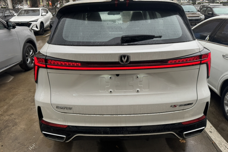 长安CS75 PLUS 2024款 第三代 冠军版 1.5T 智驾劲航型车身外观6004