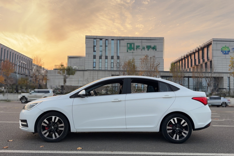 奇瑞 艾瑞泽5 2018款 1.5L 手动致敬青春版车身外观6006