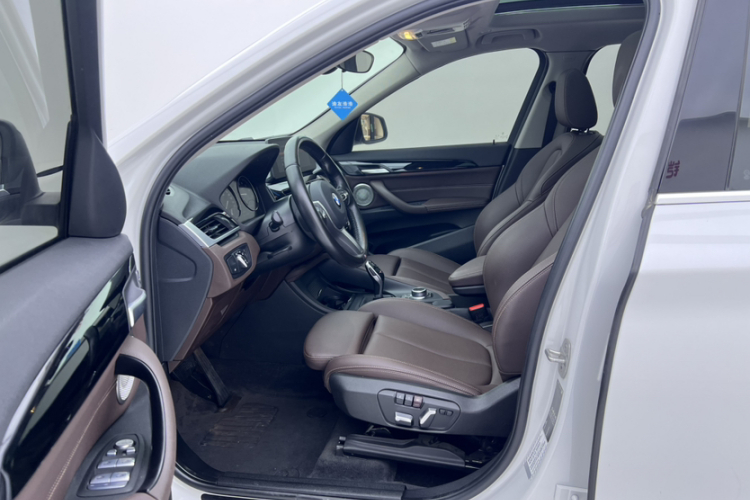 宝马X1 2021款 改款 sDrive25Li 领先型中控内饰7003