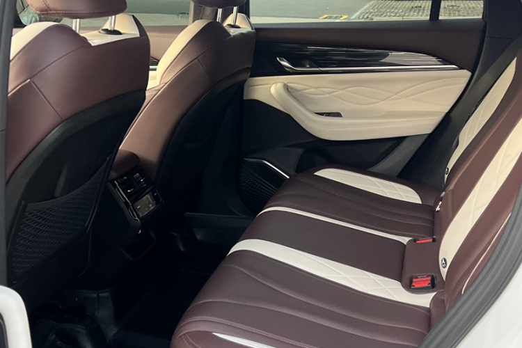 吉利汽车 星越L 2021款 2.0TD DCT EVO两驱智尊型中控内饰7004