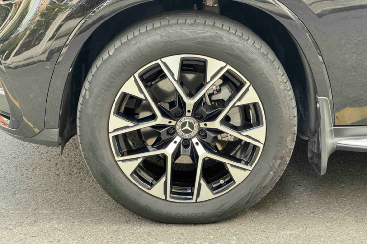 奔驰GLC 2023款 改款 GLC 260 L 4MATIC 豪华型 5座车身外观6006