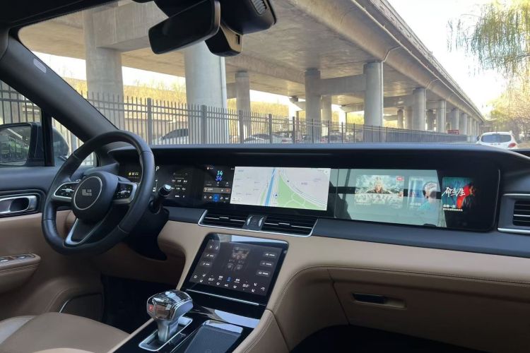 理想汽车 理想ONE 2021款 增程6座版中控内饰7008