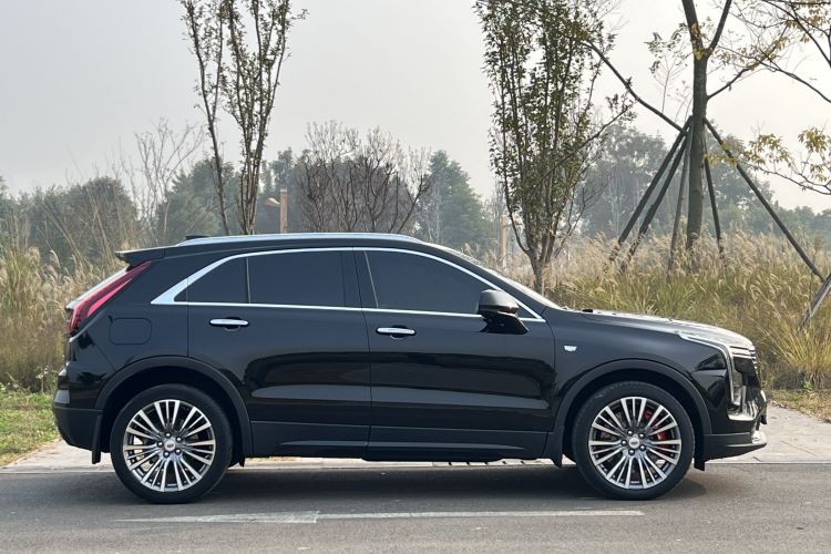 凯迪拉克XT4 2024款 28T 两驱尊贵型车身外观6006
