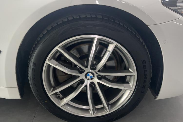 宝马5系 2019款 改款 525Li M运动套装车身外观6003