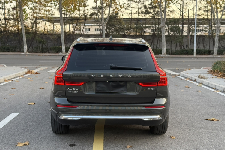 沃尔沃XC60 2022款 B5 四驱智逸豪华版车身外观6003