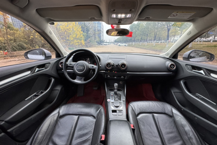奥迪A3 2014款 Sportback 35 TFSI 自动舒适型中控内饰7002