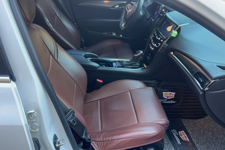 凯迪拉克ATS-L 2014款 25T 舒适型中控内饰7008