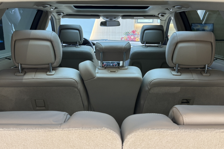 奔驰R级 2017款 R 320 4MATIC 商务型臻藏版局部细节23