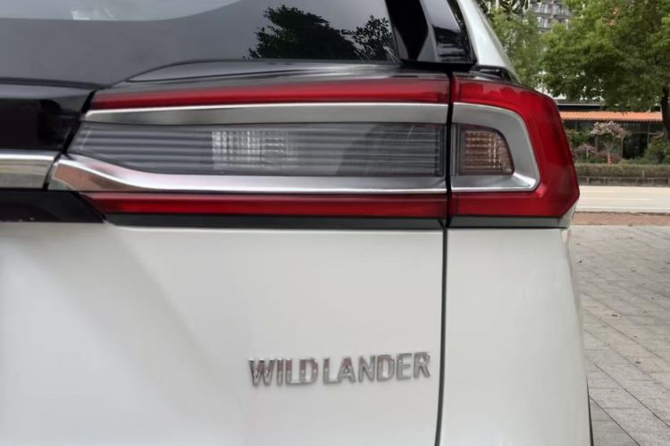 丰田 威兰达 2020款 2.0L CVT两驱豪华版车身外观6007