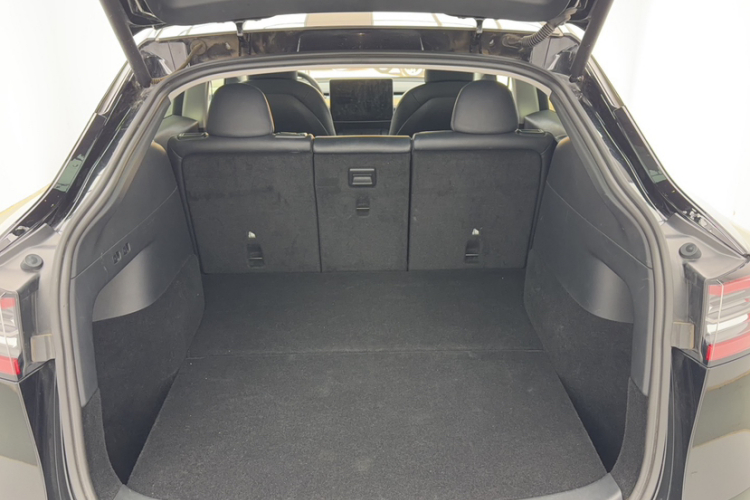特斯拉 Model Y 2021款 标准续航后驱版中控内饰7002