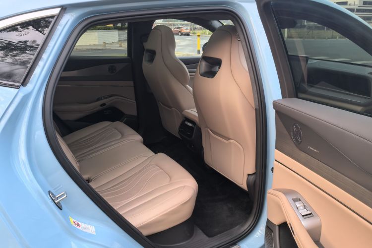 腾势N7 2025款 630 四驱智驾双激光旗舰版中控内饰7013