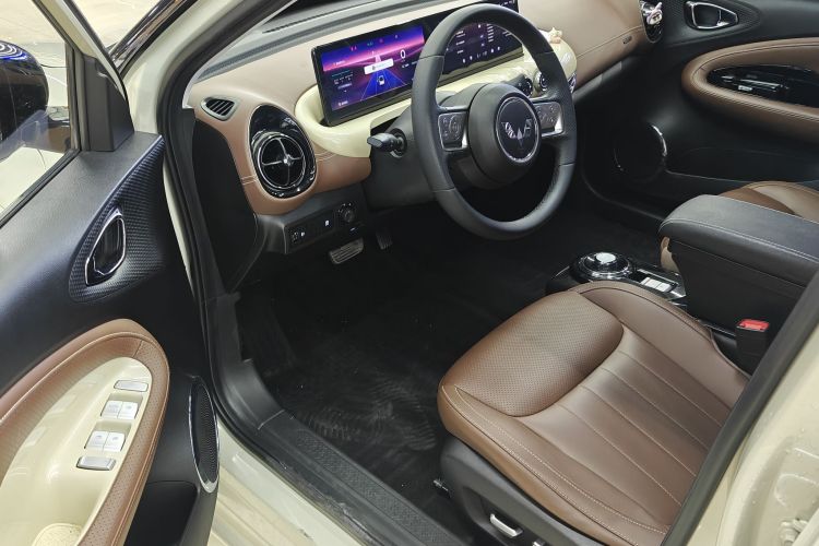 五菱汽车 五菱缤果 2023款 333km 灵犀互联+款中控内饰7003