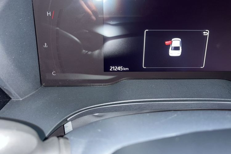 丰田 凯美瑞 2024款 双擎 2.0HGVP 豪华版中控内饰15