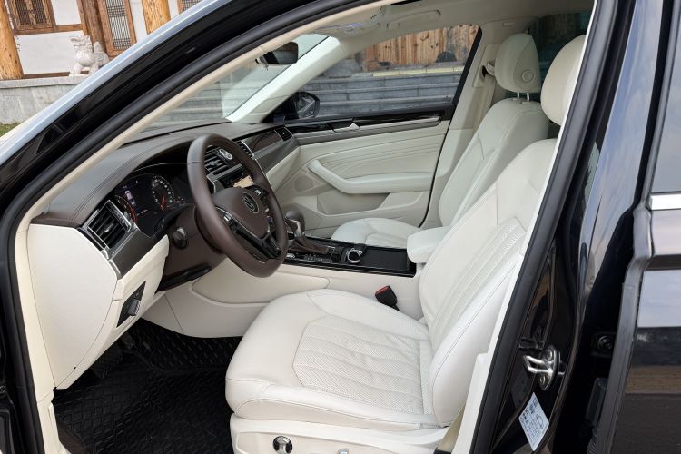 大众 辉昂 2021款 380TSI 豪华版中控内饰7002