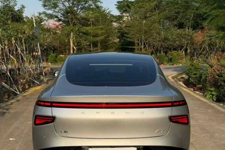 小鹏P7 2022款 480N+车身外观6013