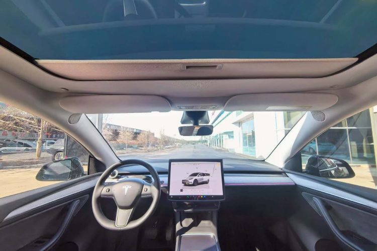 特斯拉 Model Y 2023款 后轮驱动版中控内饰7002