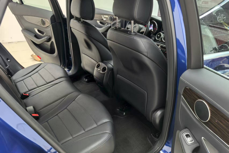 奔驰GLC 2018款 GLC 260 4MATIC 动感型中控内饰7003