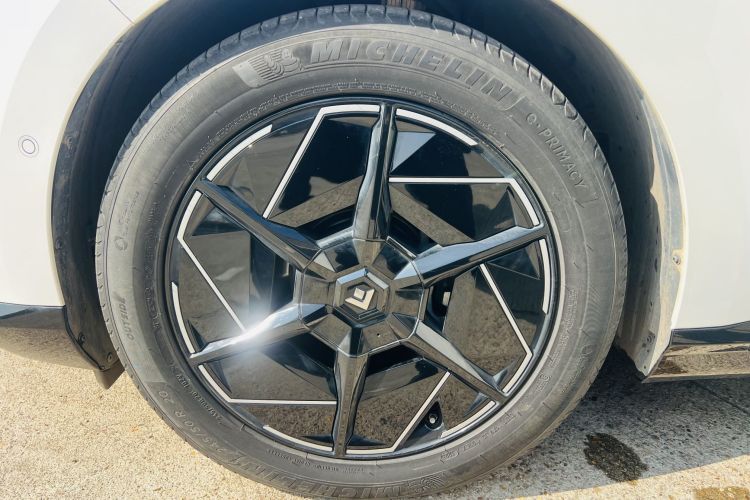 昊铂HT 2023款 670 后驱特高压NDA版车身外观6006