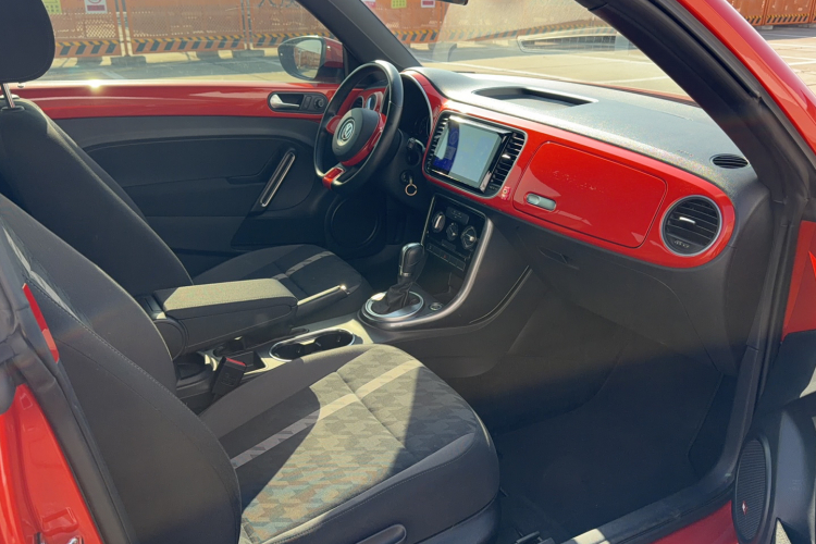 大众 甲壳虫 2017款 180TSI 宜乐版中控内饰7003