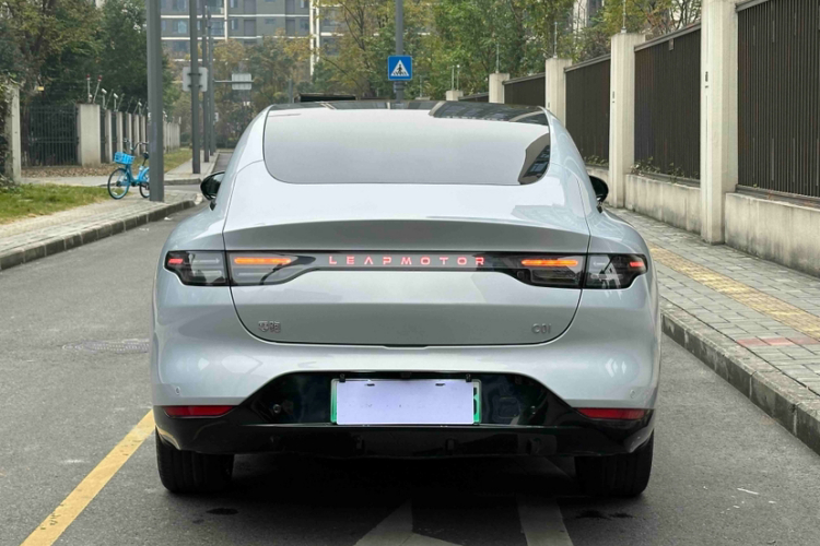 零跑汽车 零跑C01 2023款 增程 316 智享版车身外观6007