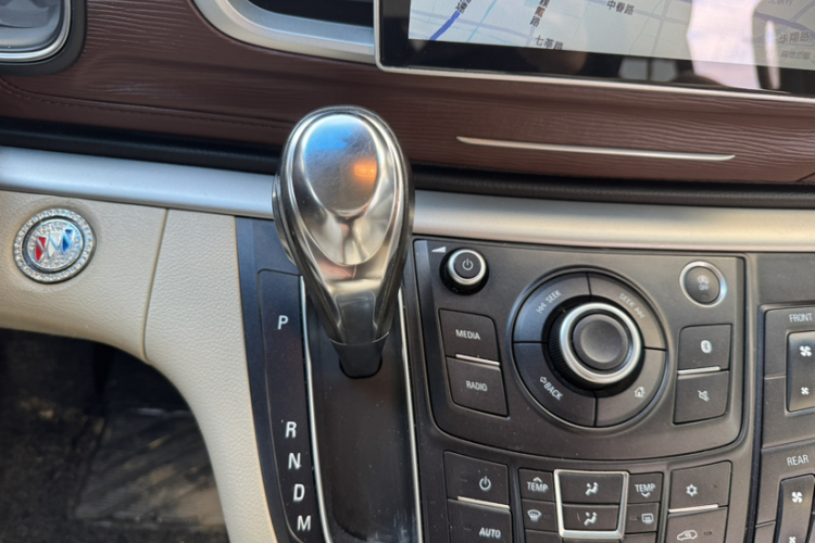 别克GL8 2017款 25S 豪华型 国V中控内饰7003