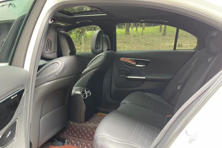 奔驰C级 2023款 C 200 L 运动版中控内饰7005