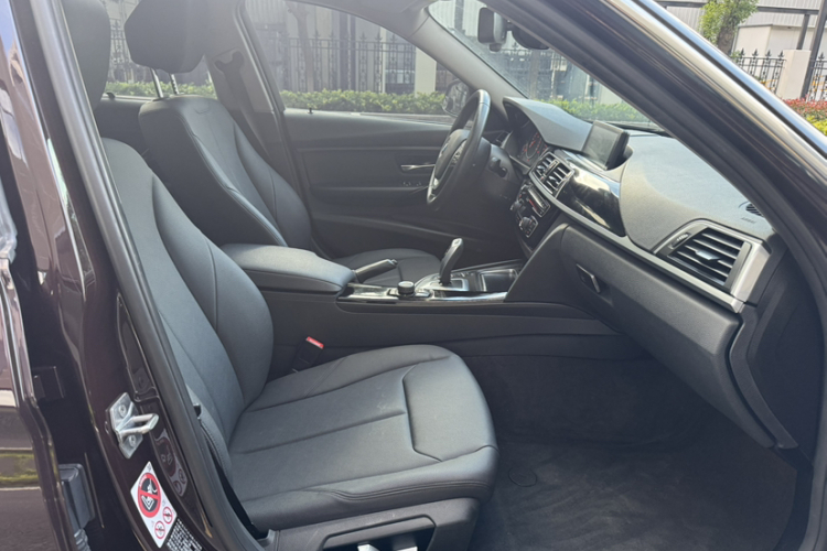 宝马3系 2017款 320Li 时尚型局部细节41