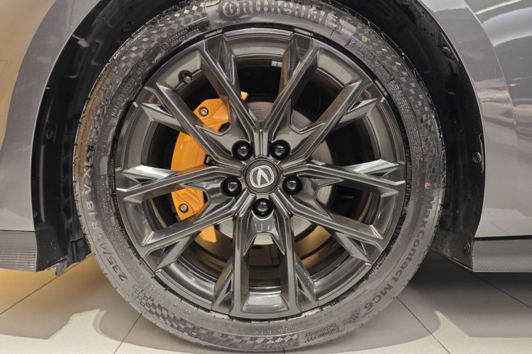 长安UNI-V 2024款 1.5T 尊贵型车身外观6011