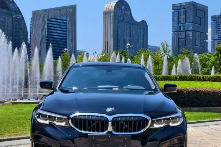 宝马3系 2021款 改款 320Li M运动套装车身外观6002