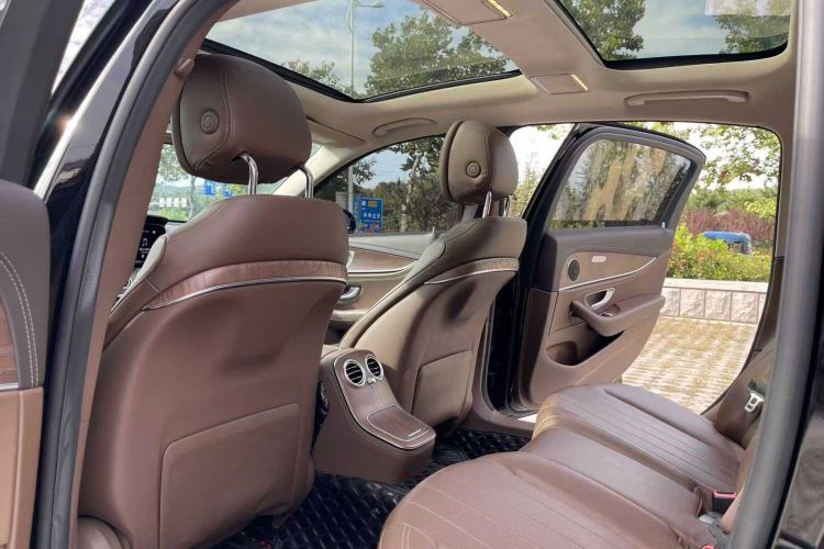 奔驰E级新能源 2021款 E 350 e L 插电式混合动力轿车中控内饰7003