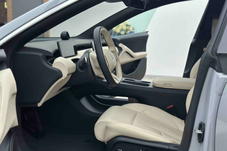 蔚来ET5T 2024款 75kWh Touring中控内饰7011