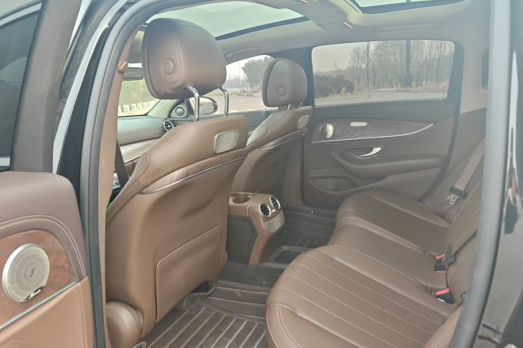 奔驰E级 2016款 E 200 L中控内饰7004