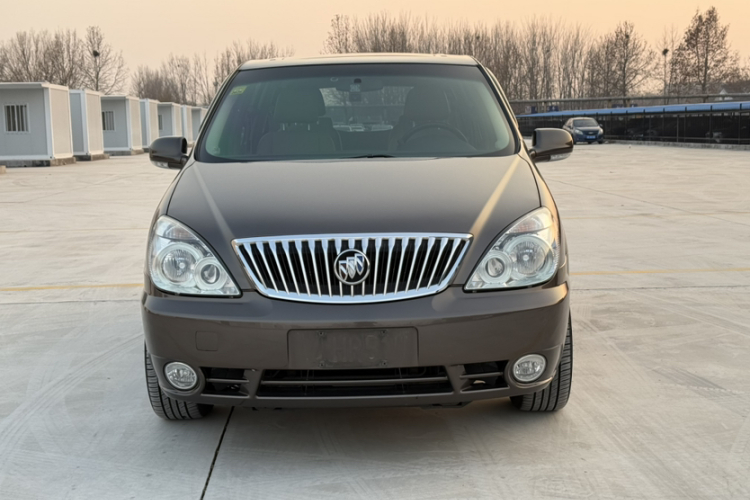 别克GL8 2014款 2.4L 行政版车身外观6006