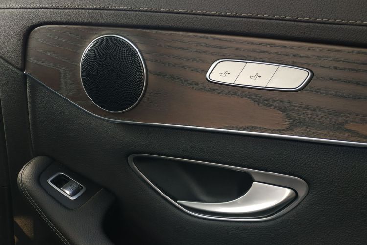 奔驰GLC 2021款 GLC 260 L 4MATIC 豪华型局部细节9006