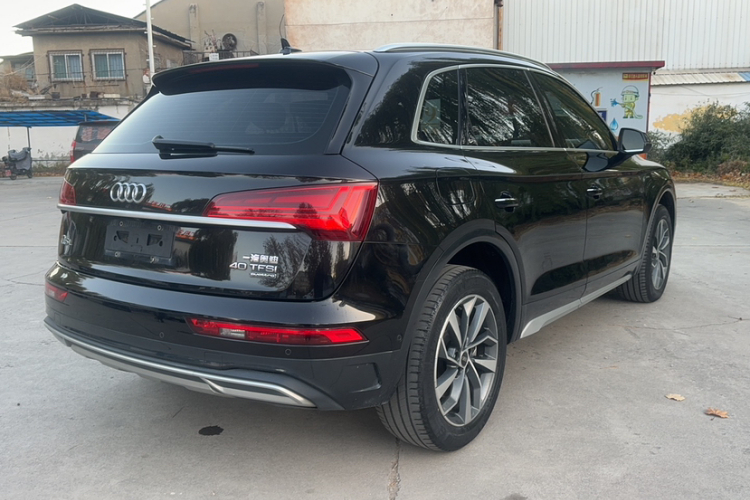 奥迪Q5L 2022款 改款 40T 豪华致雅型车身外观6006