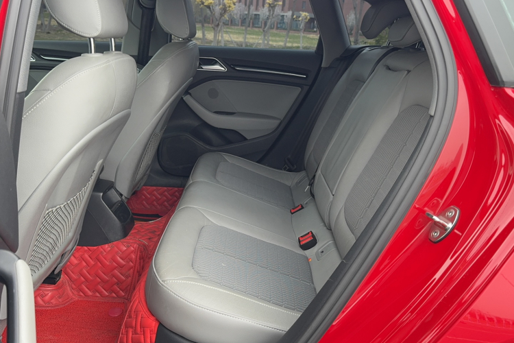 奥迪A3 2019款 Sportback 35 TFSI 时尚型 国V中控内饰7001