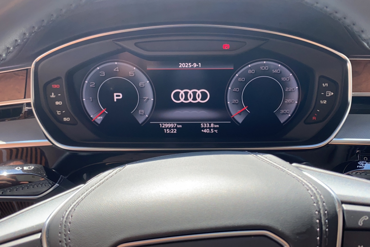 奥迪A8 2018款 A8L 55 TFSI quattro投放版尊享型中控内饰15