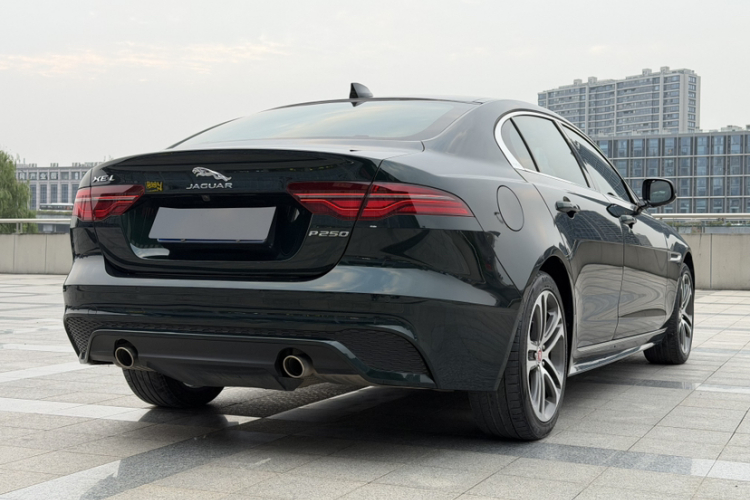 捷豹XEL 2022款 2.0T 250PS R-DYNAMIC S进取运动版车身外观6003