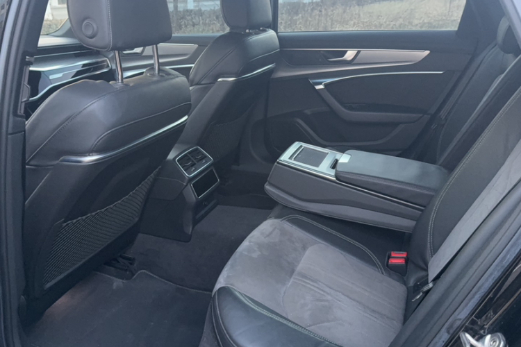 奥迪A6L 2019款 45 TFSI 臻选动感型中控内饰7003