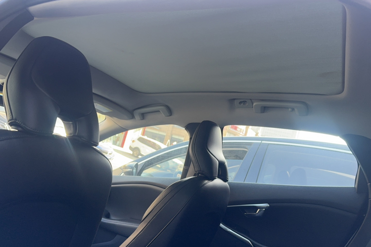 沃尔沃V40 2016款 T3 智逸版局部细节22