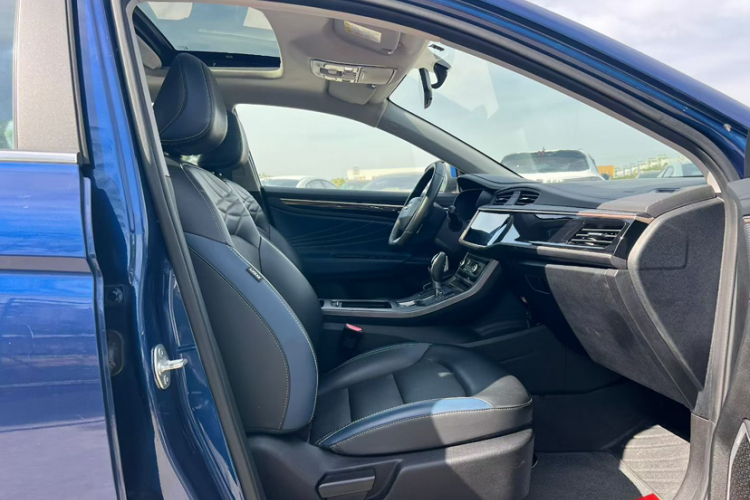 吉利汽车 帝豪GL 2020款 1.4T CVT尊贵型中控内饰7003