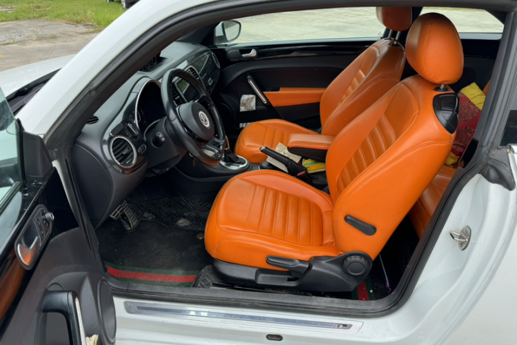 大众 甲壳虫 2015款 380TSI中控内饰7006