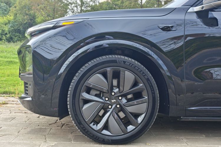 理想汽车 理想L9 2024款 Ultra车身外观6002