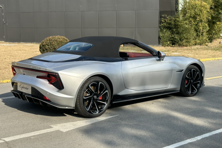 名爵 MG Cyberster 2024款 520km 传奇四驱版车身外观6012