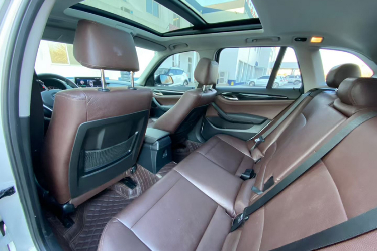 宝马X1 2015款 sDrive18i 时尚晋级版中控内饰7005