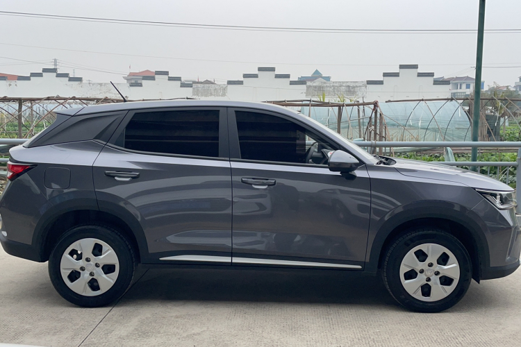 五菱汽车 五菱星驰 2023款 1.5L CVT畅爽型车身外观6002